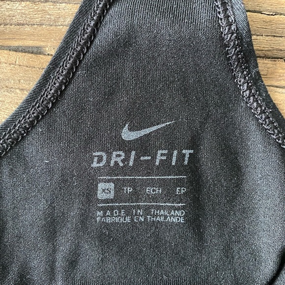 Nike Tank Top - Picture 3 of 3